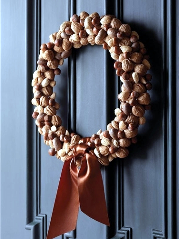 Autumn decoration crafts with acorns 36 ideas for a cozy home 2 1214279294.jpeg
