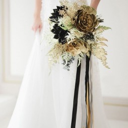 Black and gold bridal bouquet.jpg