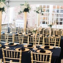 Black and gold wedding table.jpg