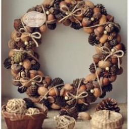 Dd5c077b9682fea9544133ee23e5b6be acorn wreath diy wreath.jpg