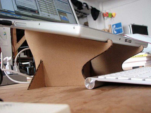Diy cardboard laptop stand 634x475.jpg