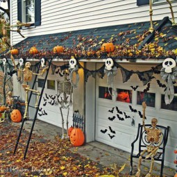 Halloween garage door decorating ideas 5.jpg