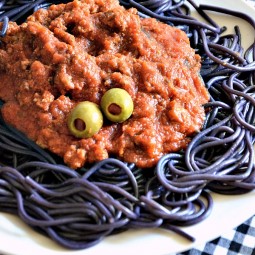 Halloween spaghetti recipe at the36thavenue.com_.jpg
