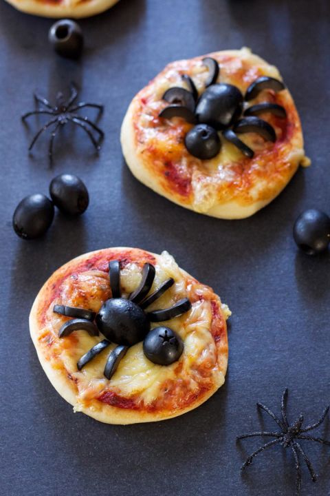 Mini spider pizzas.jpg