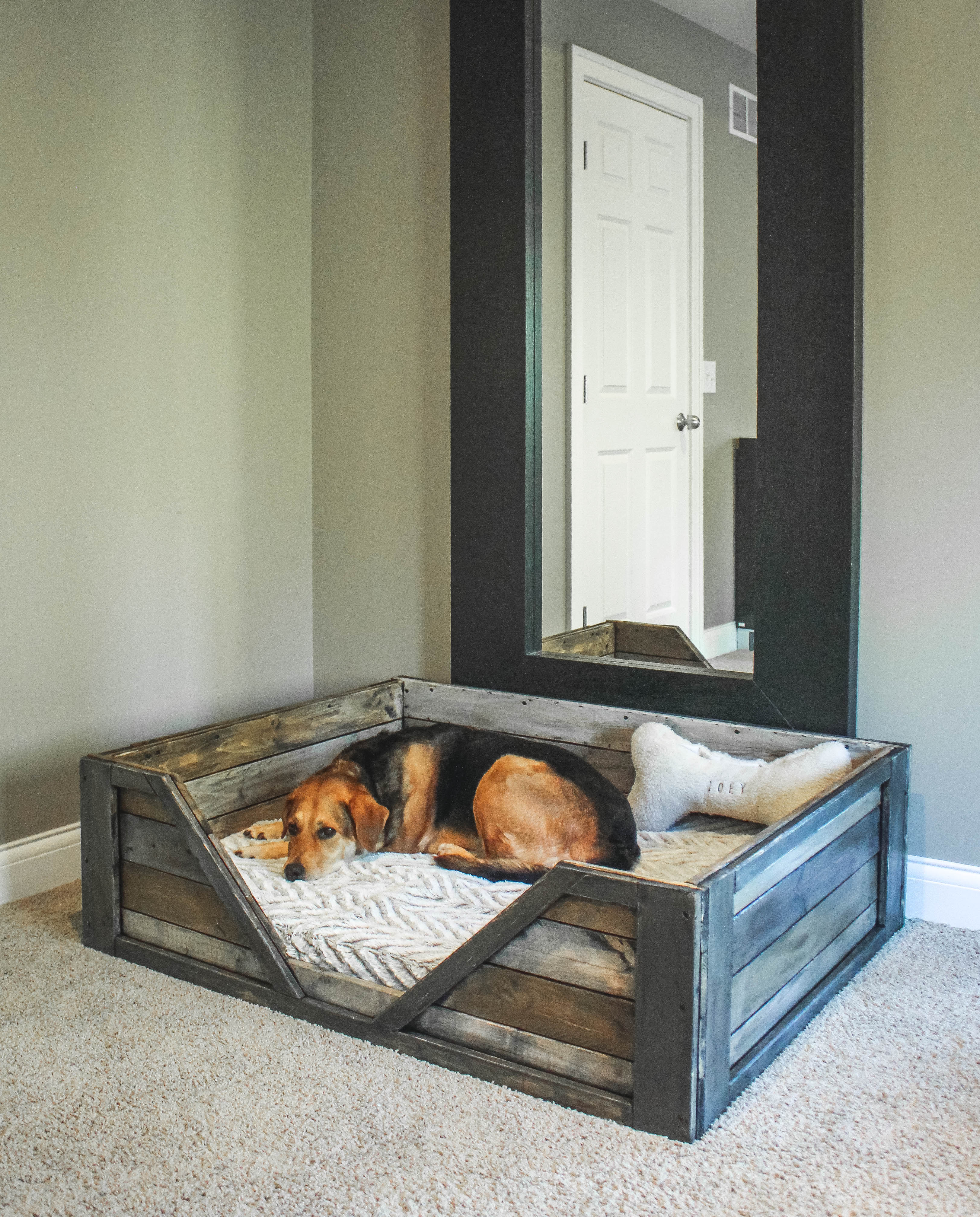 Recycled pallet bed frames for your home hometshetics 8.jpg