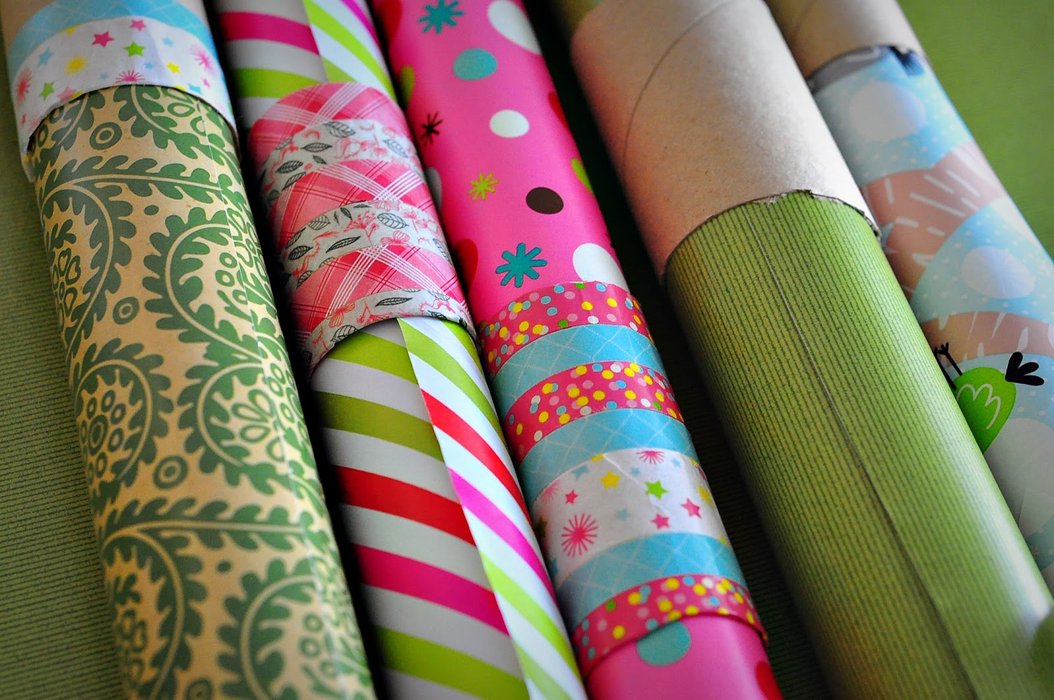 15 toilet rolls make great wrapping paper storage holders img 32s 1054x700.jpg