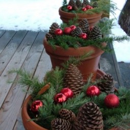 20 ways to decorate your porch for christmas11 337x450.jpg