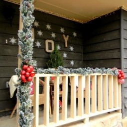 20 ways to decorate your porch for christmas13 338x450.jpg