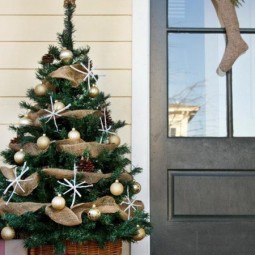 20 ways to decorate your porch for christmas14.jpg