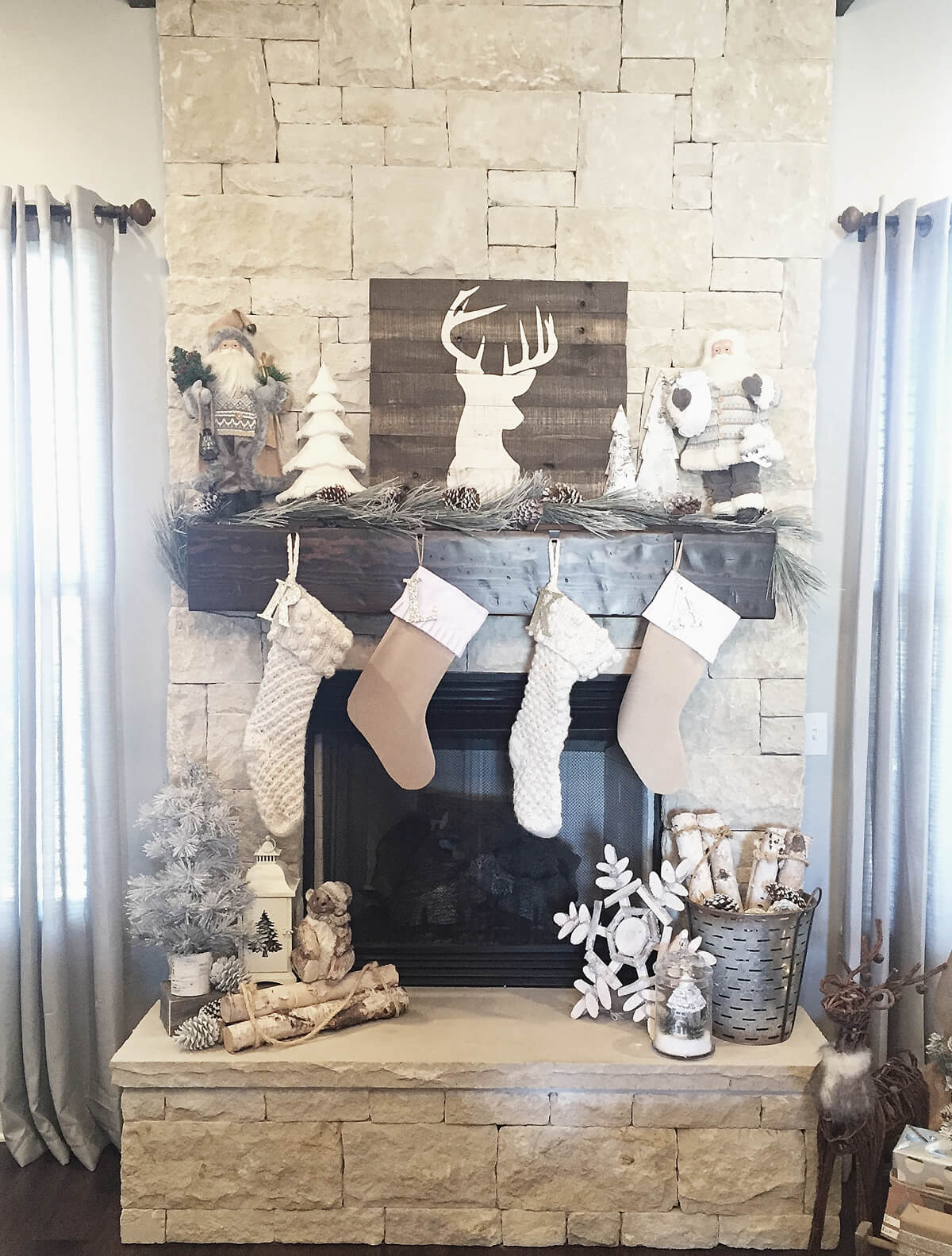 24 christmas mantel decoration ideas homebnc.jpg