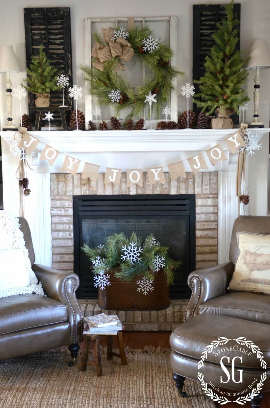 29 christmas mantel decoration ideas homebnc.jpg