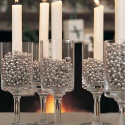 Stylish candle holder with silver balls in glass holder.jpg