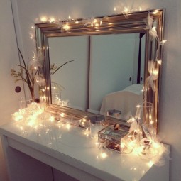 Weihnachtsdeko basteln schminktisch spiegel lichterketten tuellband.jpg