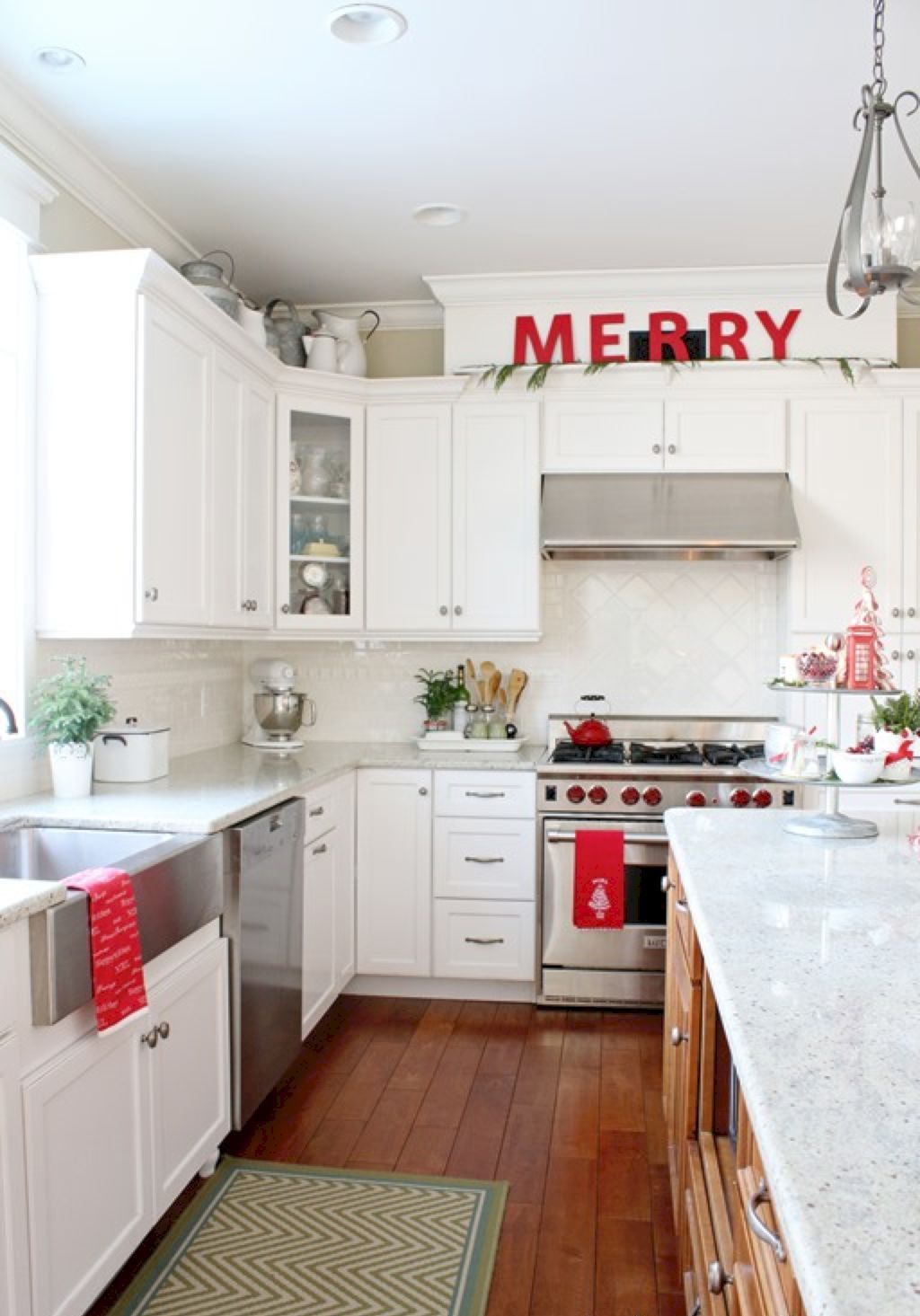 03 best christmas kitchen decor ideas.jpg