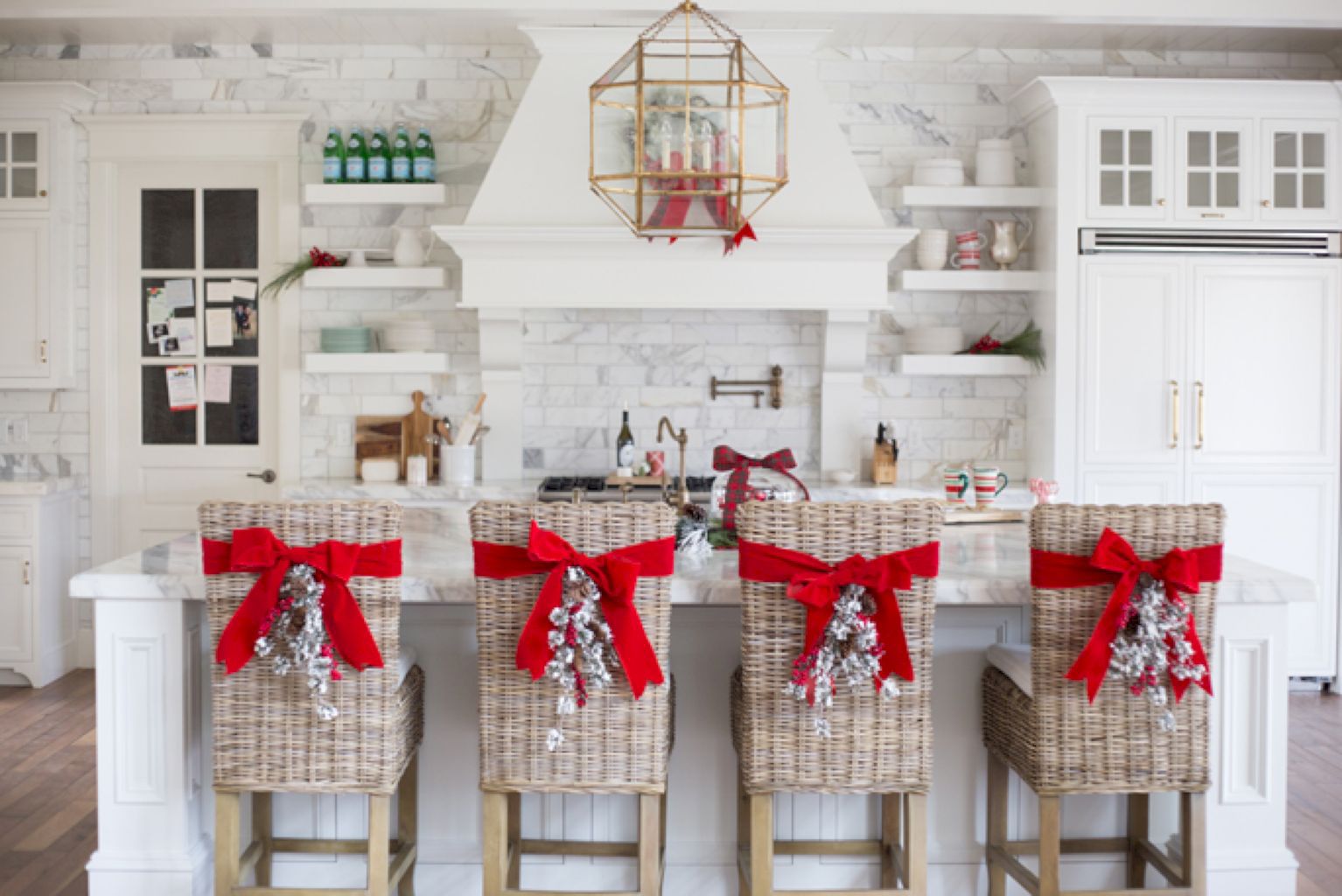 06 best christmas kitchen decor ideas.jpg