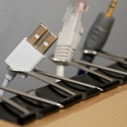 Binder clips cord storage hack e1462994255912.jpg