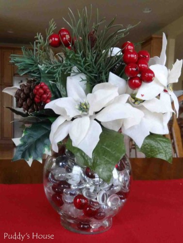 Christmas Flower Arrangements For Table | Cheminee.website with Christmas Floral Table Decorations