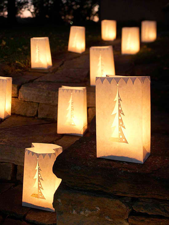 Christmas outdoor decoration ideas with pockets.jpg
