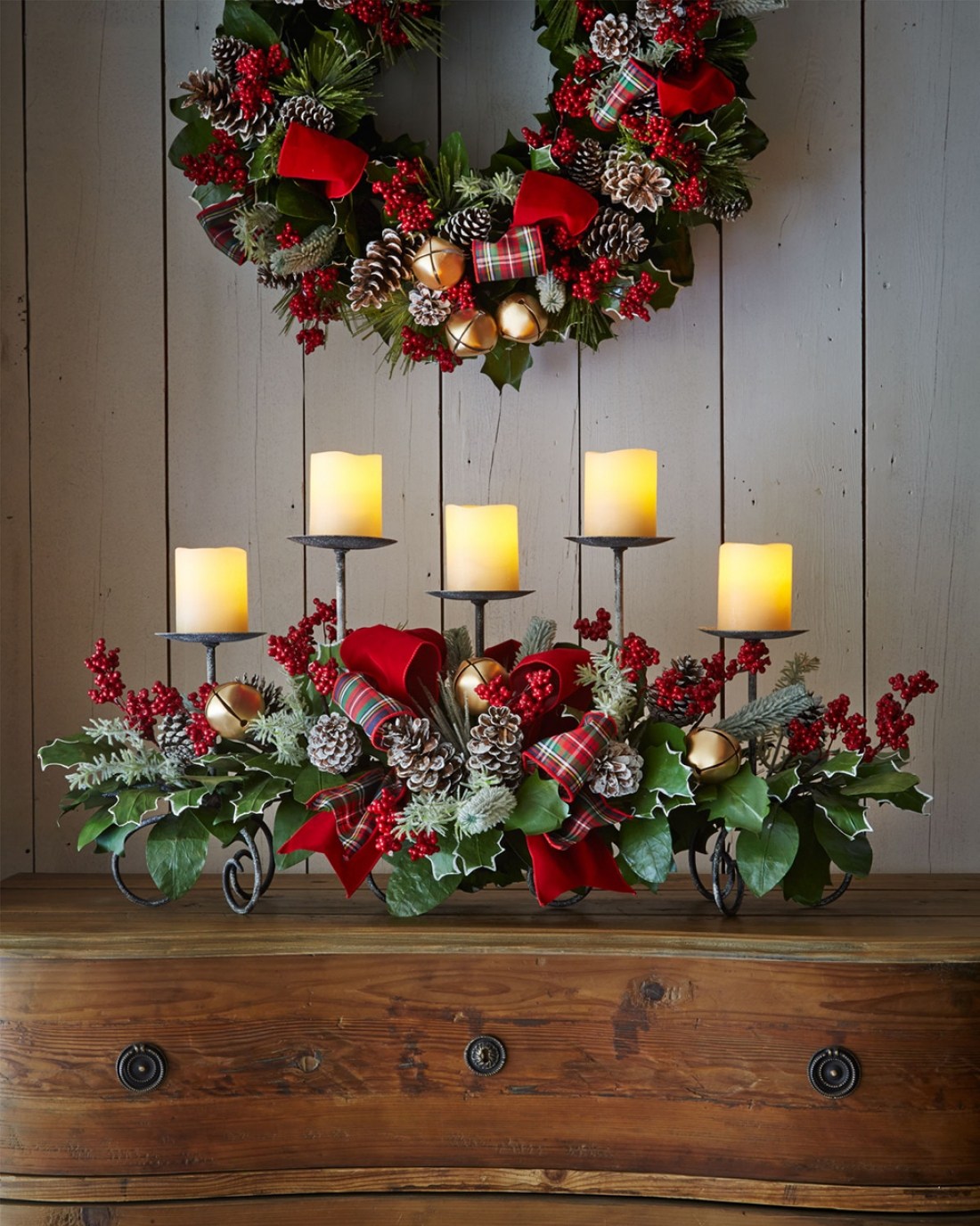 Dining Room Set Examples With Christmas Centerpieces For Your inside Christmas Floral Table Decorations
