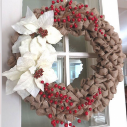 Diy christmas decoration ideas diy christmas wreath ideas burlap and faux berries click pick for 24 196142.png