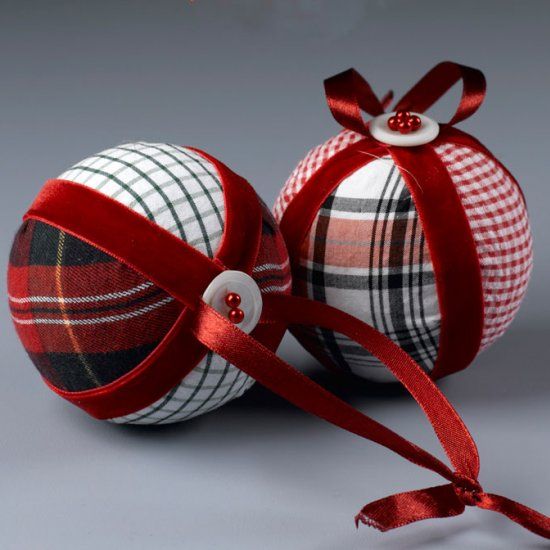 E237069ed4980e05f331ef9f386a8e61 fabric scrap crafts fabric christmas ornaments.jpg