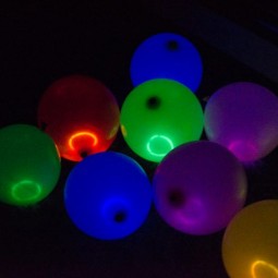 Glow balloons 750x497.jpg