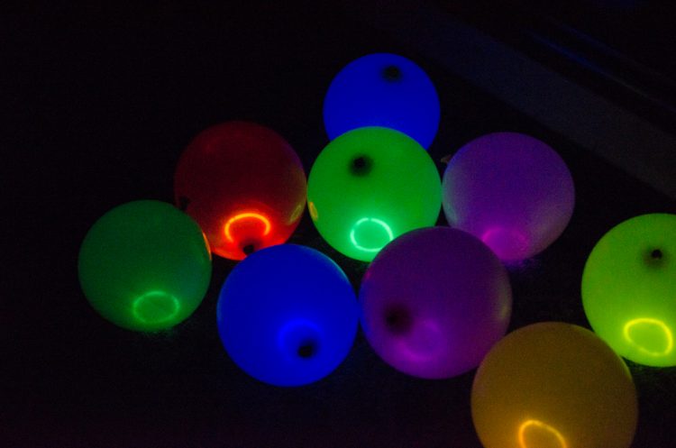 Glow balloons 750x497.jpg