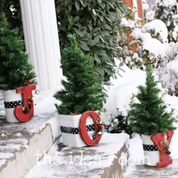 Holiday_christmas outdoor decoration ideas.png