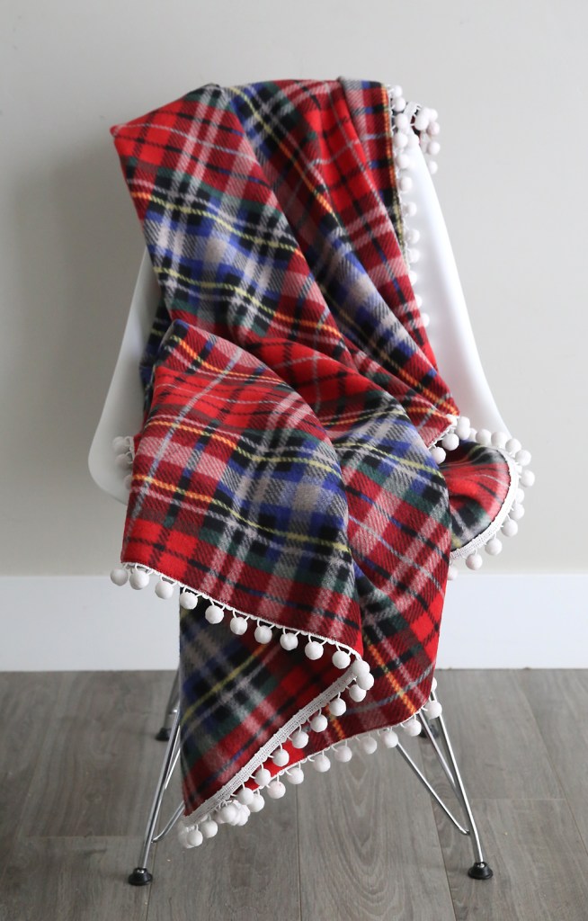 How to make deluxe fleece blankets easy diy handmade christmas gift guys sew 17.jpg