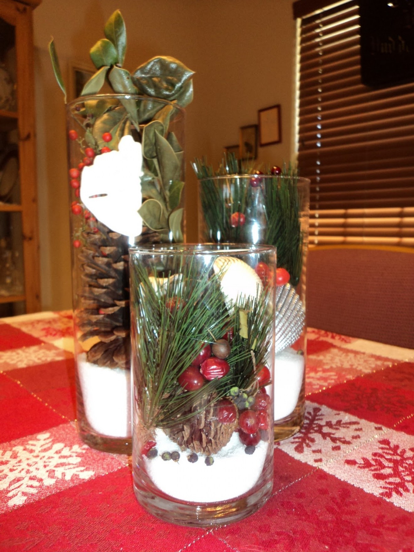 Ideas For Christmas Table Centerpieces - Rainforest Islands Ferry throughout Christmas Floral Table Decorations