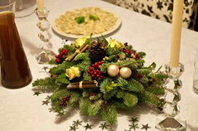 Kitchen Decorating : Banquet Table Decorations Christmas Table in Christmas Floral Table Decorations