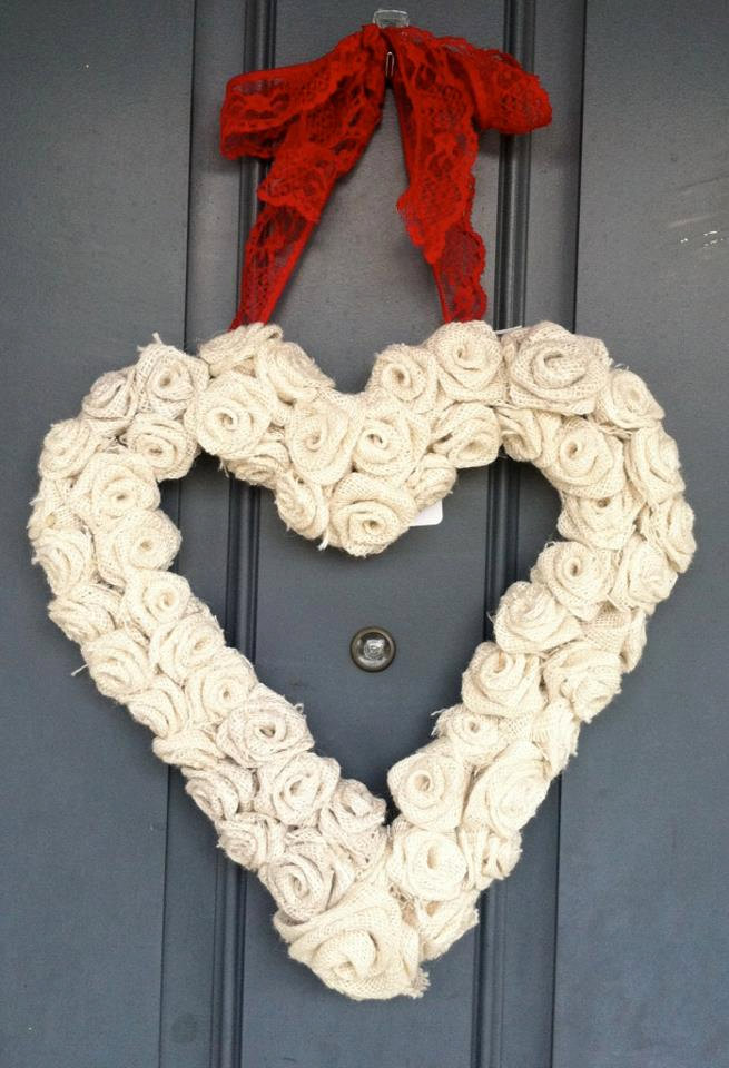28 lovely handmade valentines wreath designs 14.jpg
