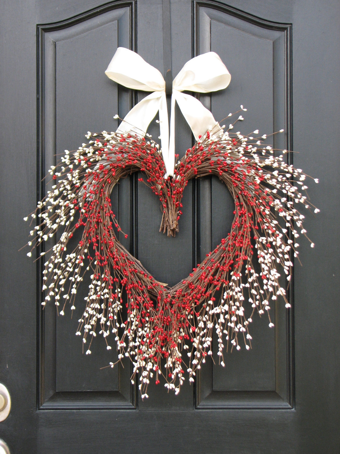 28 lovely handmade valentines wreath designs 17.jpg