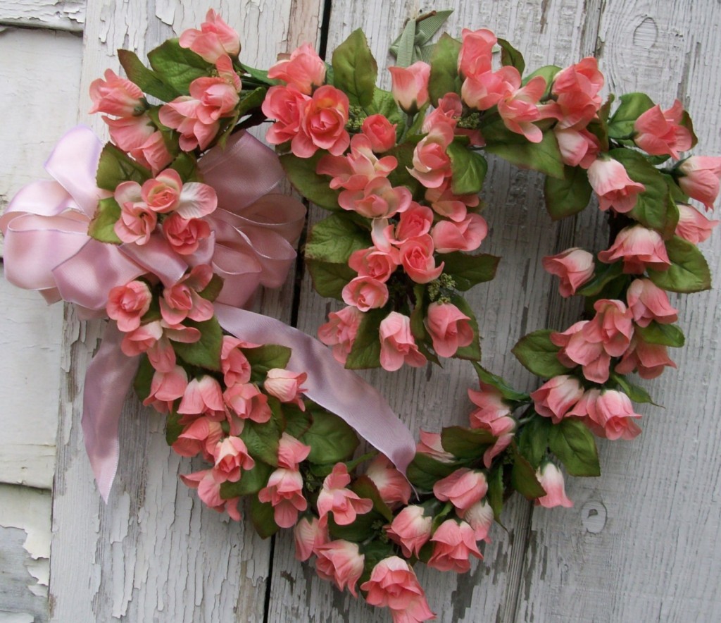 28 lovely handmade valentines wreath designs 25 1024x884.jpg