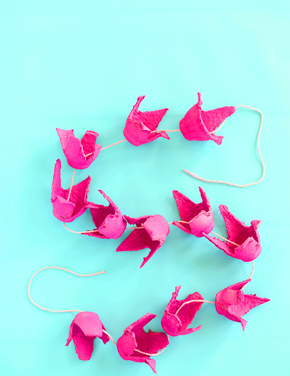 Make a beautiful flower garland with egg cartons and spray paint.jpg