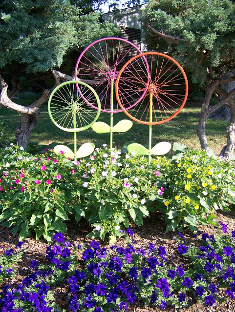 Make some giant flowers out of bicycle wheels.jpg
