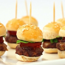 Mini burger fingerfood party.jpg