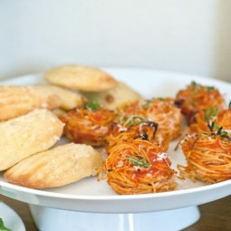 Party haeppchen spaghetti und parmesan.jpg