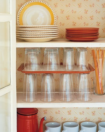 Use a serving tray as a shelf divider.jpg