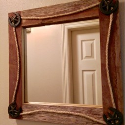 Horseshoe mirror frame.jpg