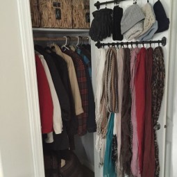 How to organize a small closet6.jpg