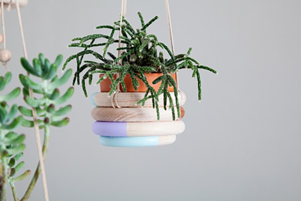 Wooden ring hanging planter.jpg