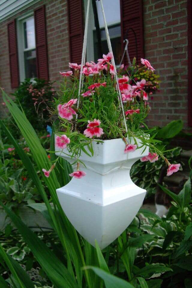 15 outdoor hanging planter ideas homebnc.jpg