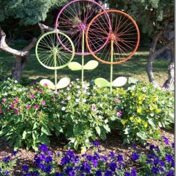 Bicycle wheel garden art steel magnolias_thumb.jpg