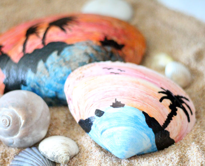 Painted sea shell scenes 9.jpg
