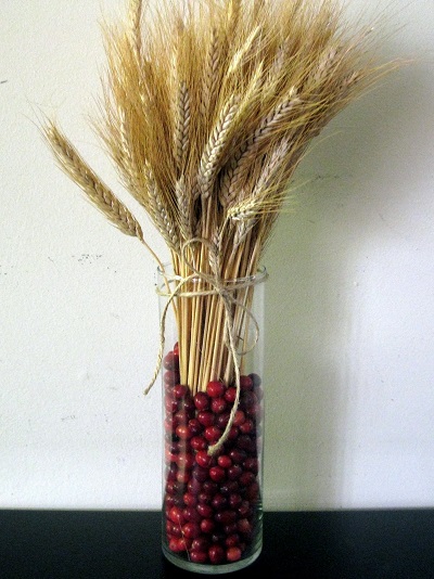Cranberries wheat fall wedding centerpieces.jpg