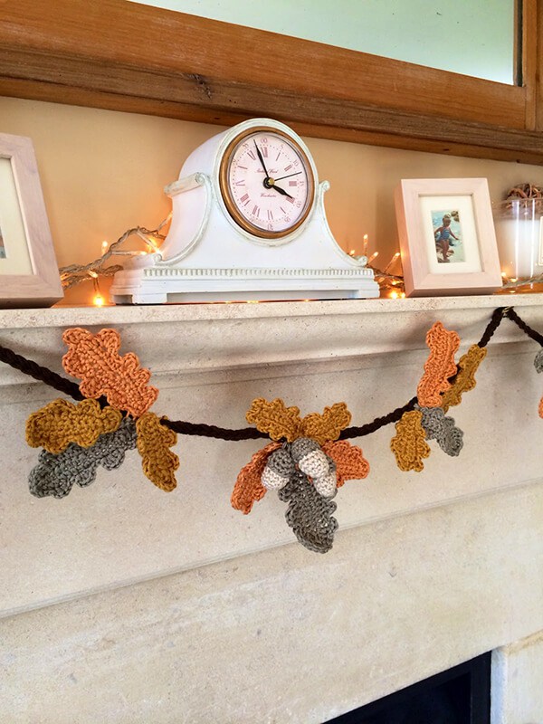 Crochet acorns 10 adorable autumnal diy projects for your home.jpg