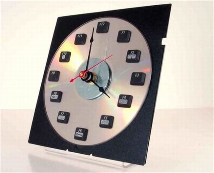 Kayboard clock.jpg