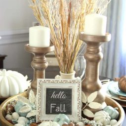 Welcoming fall table decorating ideas 07 1 kindesign.jpg