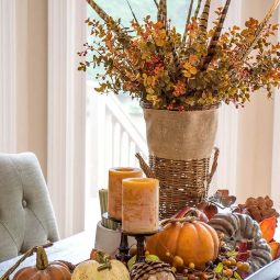 Welcoming fall table decorating ideas 18 1 kindesign.jpg